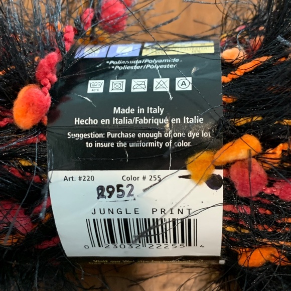 Set of 2 Skeins of Lion Brand Fancy Fur Yarn Jungle Print - Picture 3 of 5